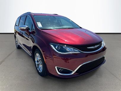 Used 2017 Chrysler Pacifica Limited w/ UConnect Theater Package