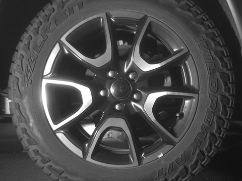 Used 2025 Jeep Compass Trailhawk AWD/4WD image 15