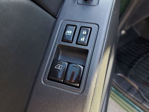 Used 2022 Nissan Frontier SV w/ Technology Package image 17