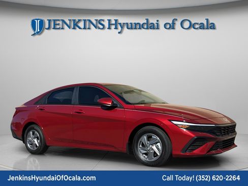 New 2026 Hyundai Elantra SE image 11