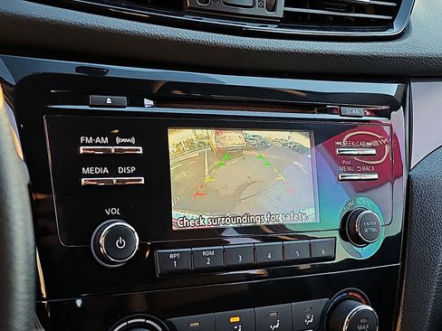 Used 2018 Nissan Rogue Sport S w/ S Appearance Package image 17