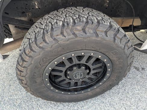 Used 2015 Ford F250 XLT w/ XLT Value Package image 6