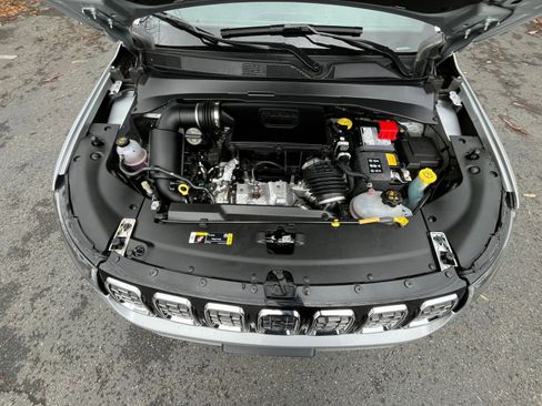 Used 2025 Jeep Compass Limited image 32