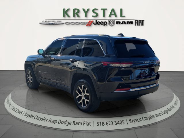 Used 2023 Jeep Grand Cherokee Limited AWD/4WD image 5