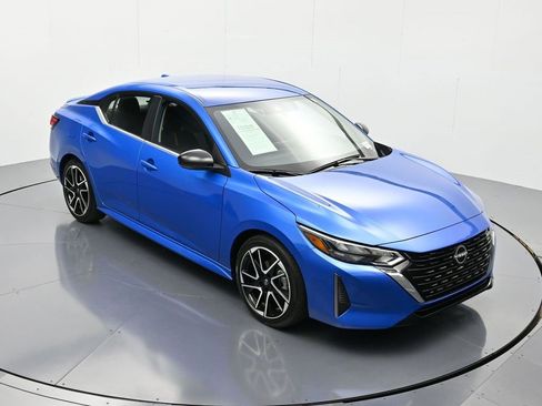 Used 2025 Nissan Sentra SR image 29