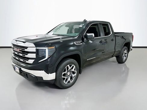 New 2026 GMC Sierra 1500 SLE image 3