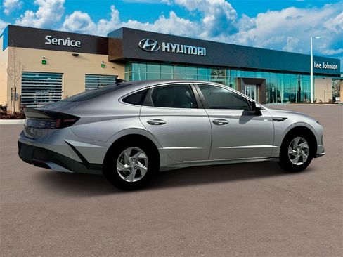 New 2025 Hyundai Sonata SE image 8