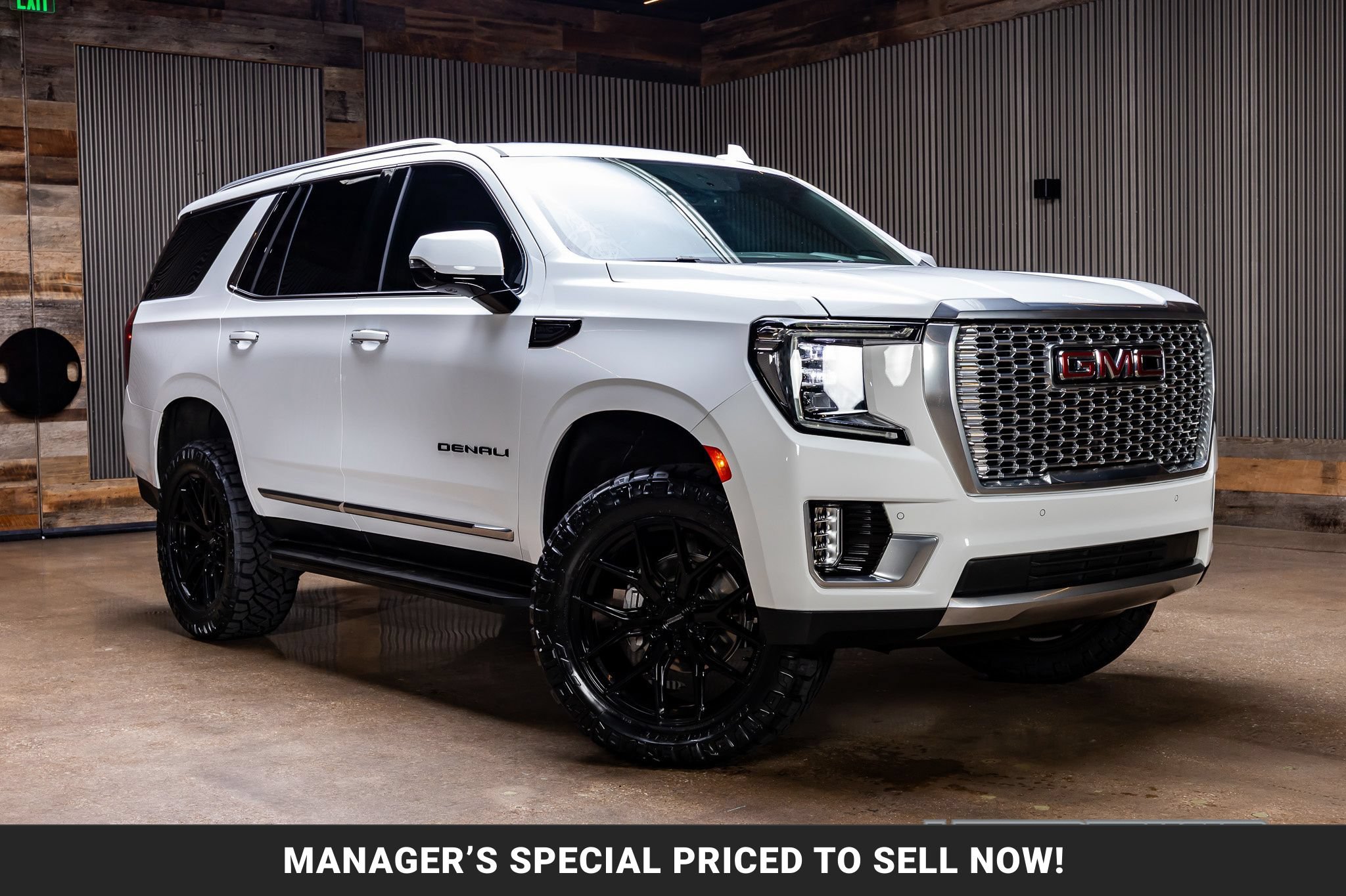 Used 2024 GMC Yukon Denali AWD/4WD image 1