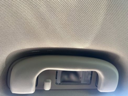 Used 2023 Buick Encore GX Essence w/ Experience Buick Package image 35