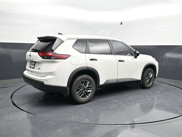 Used 2024 Nissan Rogue S AWD/4WD image 8