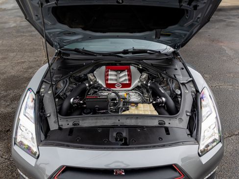 Used 2014 Nissan GT-R Black Edition image 28