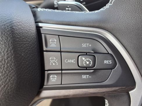 New 2025 Jeep Grand Cherokee Limited image 19