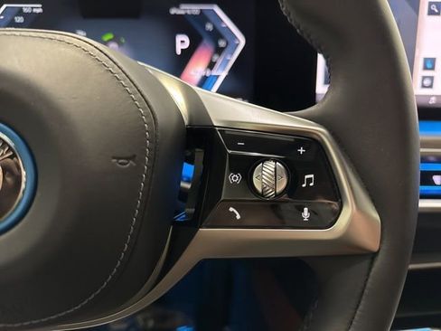 Used 2024 BMW i7 xDrive60 w/ Premium Package image 48