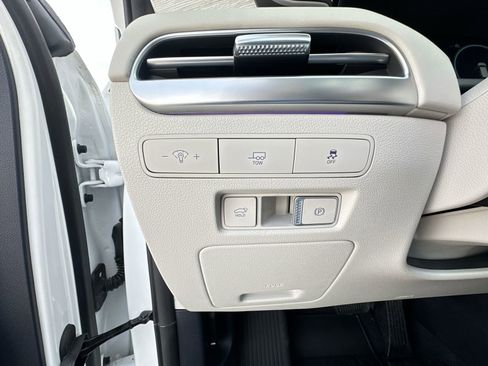 Used 2024 Hyundai Palisade Calligraphy image 18