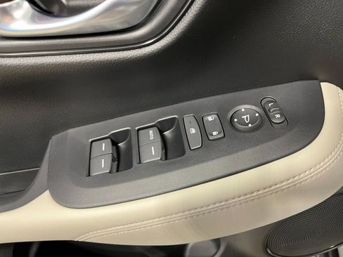 Used 2026 Honda HR-V LX image 18