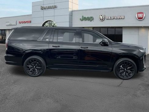 Used 2024 Cadillac Escalade ESV Premium Luxury AWD/4WD image 8