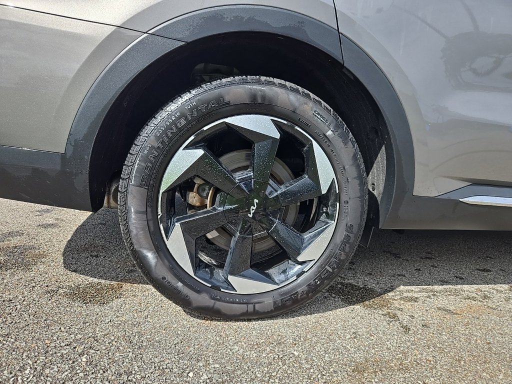 Certified 2025 Kia Sorento EX AWD/4WD image 12