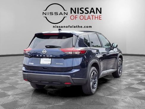 Used 2024 Nissan Rogue SV AWD/4WD image 28