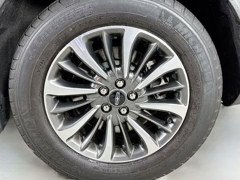 Certified 2023 Lincoln Nautilus AWD w/ Premium Package image 35