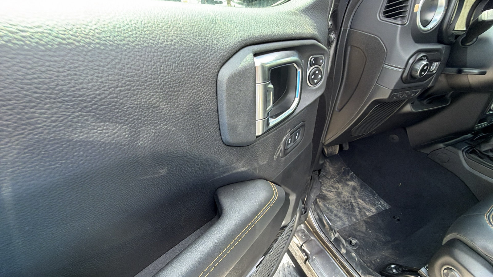 New 2026 Jeep Gladiator Sport AWD/4WD image 15