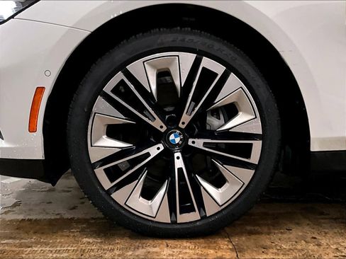 Certified 2026 BMW i5 eDrive40 image 12