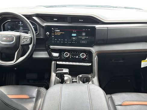 Used 2024 GMC Sierra 1500 AT4 w/ Technology Package AWD/4WD image 19