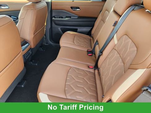 New 2026 Nissan Pathfinder Platinum image 20