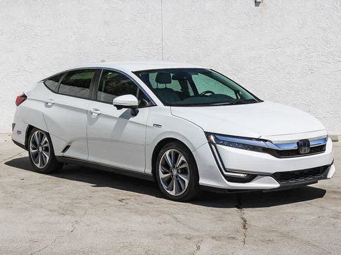 Used 2018 Honda Clarity Touring image 3