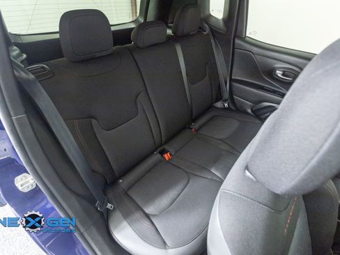 Used 2020 Jeep Renegade Trailhawk w/ Cold Weather Group image 38