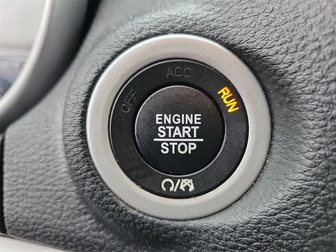 Used 2020 Dodge Journey SE w/ SE Popular Equipment Group image 30