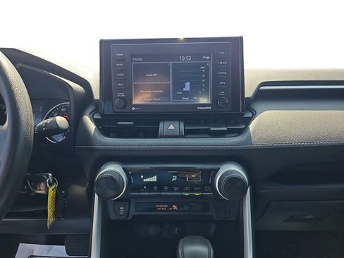 Used 2022 Toyota RAV4 LE FWD image 20