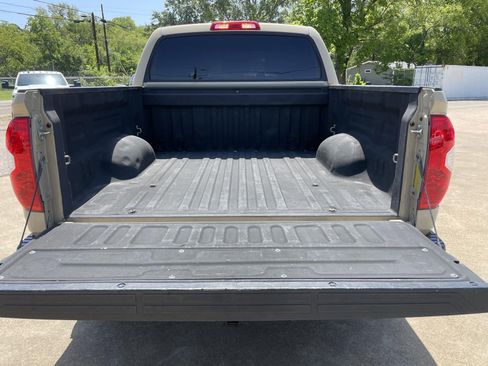Used 2020 Toyota Tundra SR5 w/ SR5 Upgrade Package AWD/4WD image 44