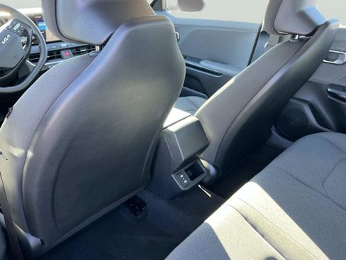 New 2025 Kia K4 LXS FWD image 18