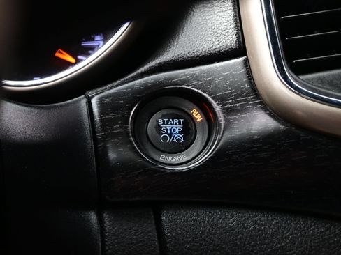 Used 2014 Jeep Grand Cherokee Laredo w/ Quick Order Package 23E AWD/4WD image 18