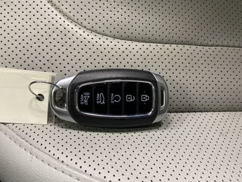 Used 2023 Hyundai Elantra Limited w/ Cargo Package FWD image 21