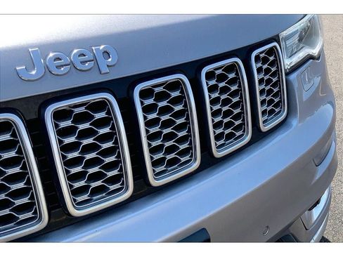 Used 2018 Jeep Grand Cherokee Summit w/ Platinum Series Group AWD/4WD image 32