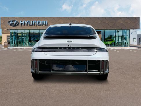 New 2025 Hyundai Ioniq 6 SE image 6