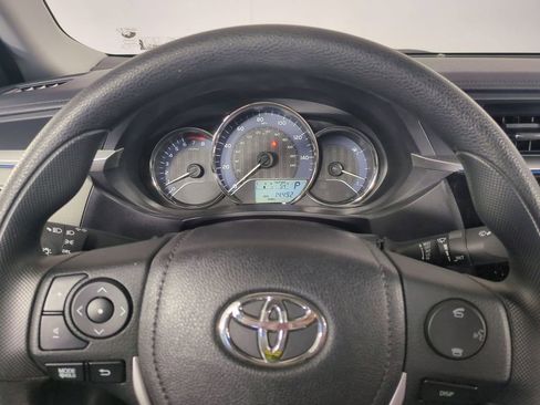 Used 2015 Toyota Corolla LE image 28