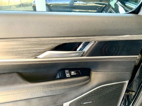 Used 2024 Jeep Wagoneer Series II w/ Flexible Seating Group image 18