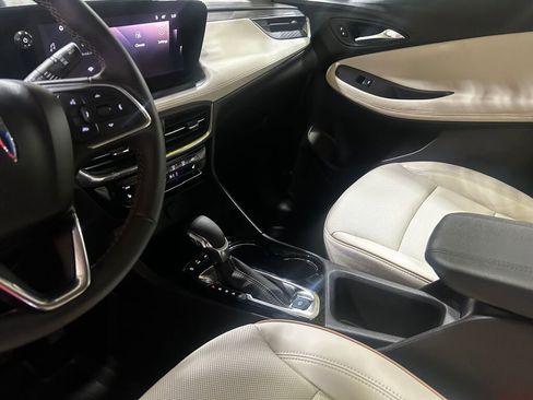 Used 2025 Buick Encore GX Avenir w/ Avenir Convenience Package image 12