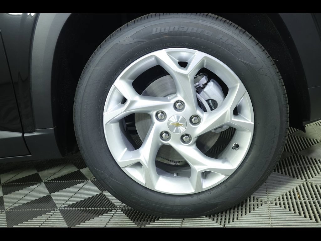 New 2026 Chevrolet Trax LS w/ LS Convenience Package FWD image 5