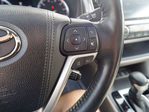 Used 2018 Toyota Highlander Limited Platinum AWD/4WD image 24