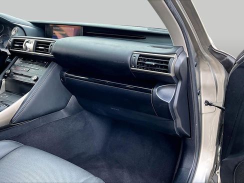 Used 2018 Lexus IS 300 AWD w/ Premium Package image 19