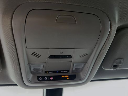 Used 2019 GMC Acadia SLT image 21