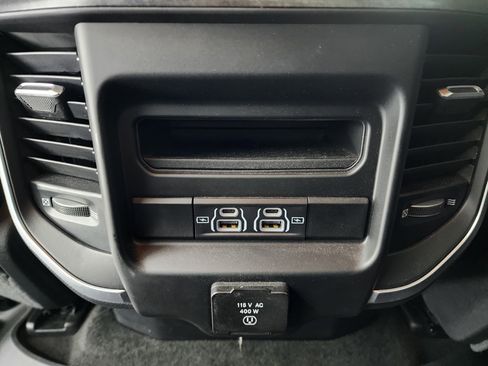 Used 2022 RAM 1500 Big Horn AWD/4WD image 38