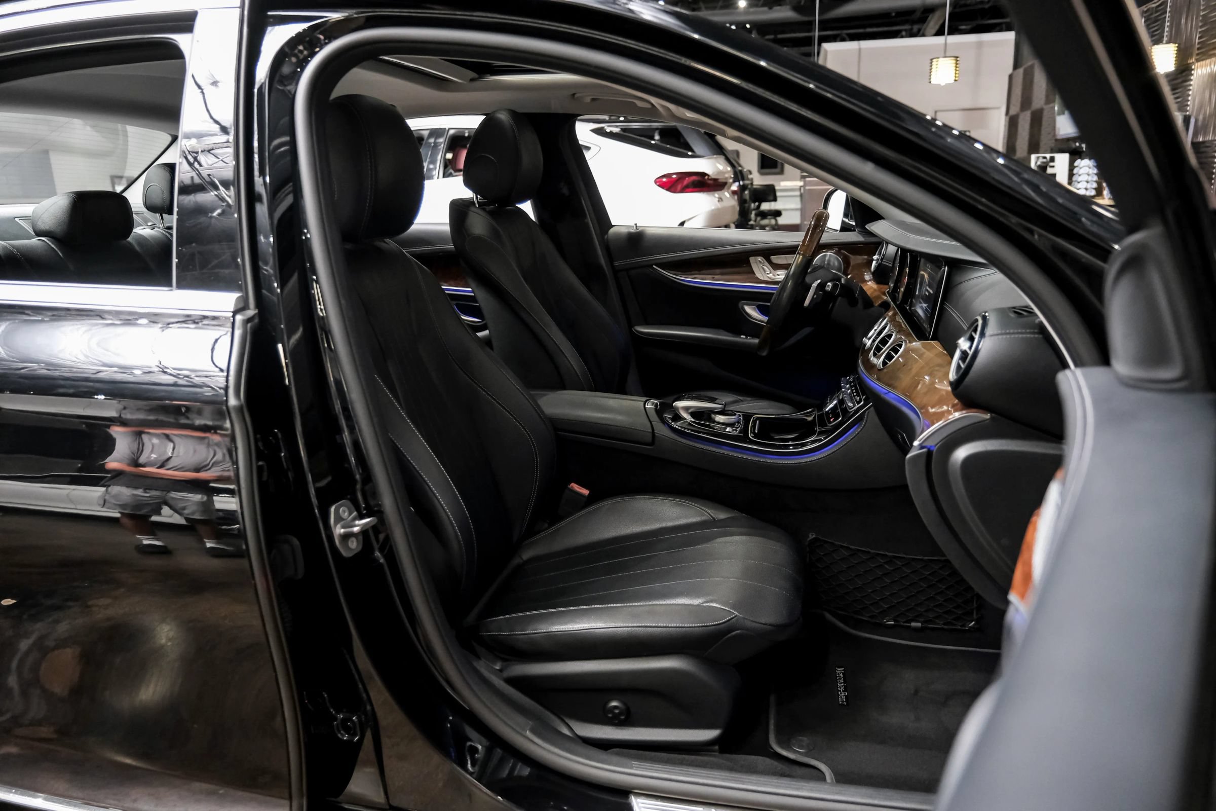 Used 2017 Mercedes-Benz E 300 image 34