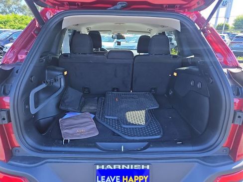 Used 2016 Jeep Cherokee Latitude w/ Comfort/Convenience Group AWD/4WD image 12