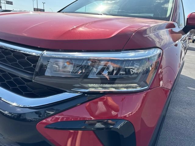 Used 2024 Volkswagen Taos SE w/ Panoramic Sunroof Package AWD/4WD image 22