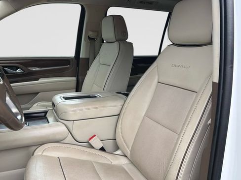 Used 2022 GMC Yukon XL Denali w/ Advanced Technology Package AWD/4WD image 23