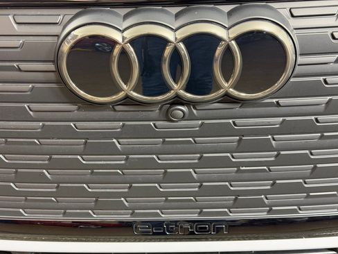 Used 2025 Audi Q4 e-tron Premium w/ Convenience Package RWD image 21